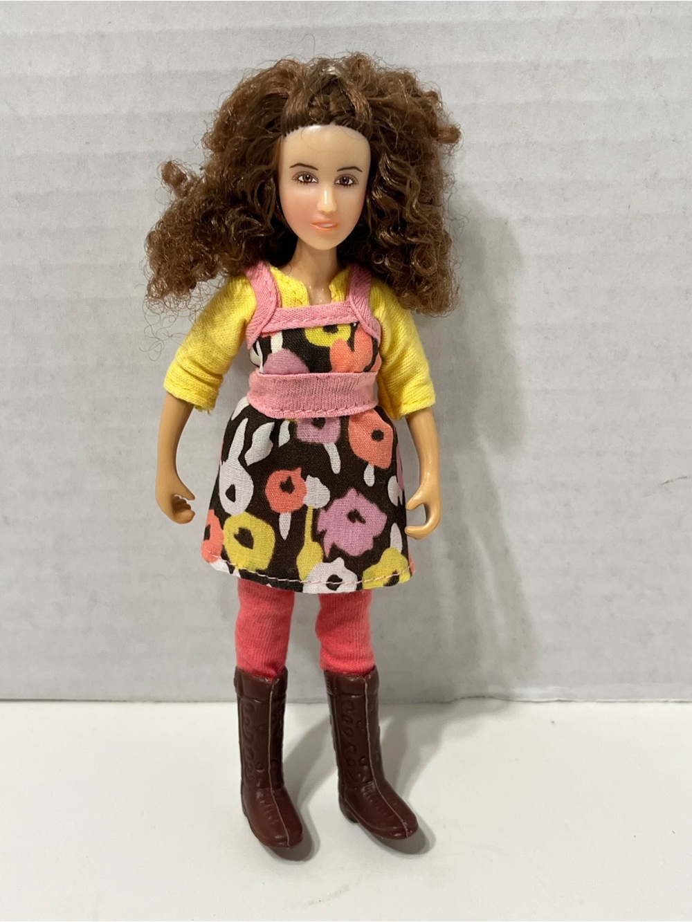 BREYER Doll classic pet sitter